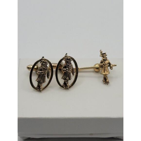 Beefeater Gold Tone Tie Holder and Matching Cuff Links Vintage Before 80's